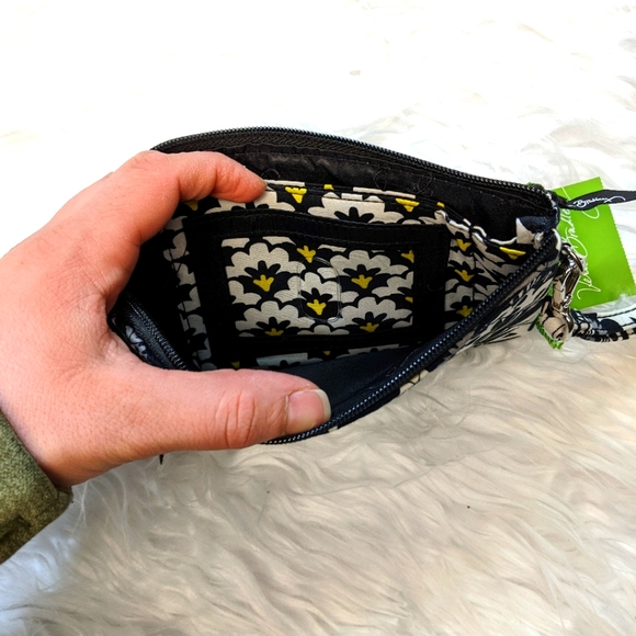 Vera Bradley 'Zip Zip Wristlet' FANFARE NWT - Picture 2 of 8